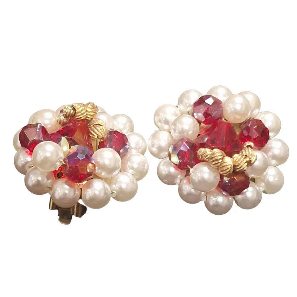 Vintage Gold Tone Faux Pearl And Red AB Beads Cluster Clip-on Earrings 1" - Picture 6 of 7